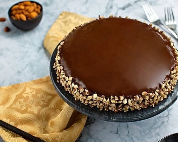 cokoladna torta z mandlji